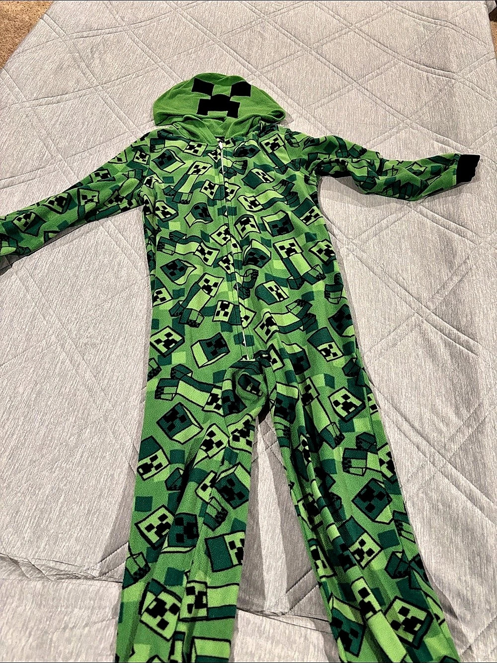Minecraft Creeper Fleece Footie Pajamas in Green